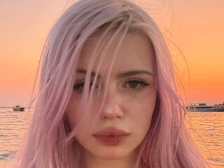 hot cam girl fingering shaved pussy NelidaTidd