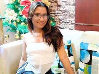 camslut showing tits OdetteBelle