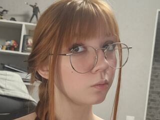 cam girl playing with vibrator RozellaBouch