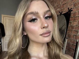 fingering webcamgirl SaphiraLuxe