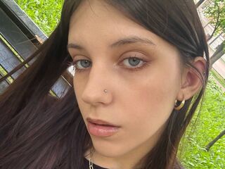 chat room live cam SaritaHowick