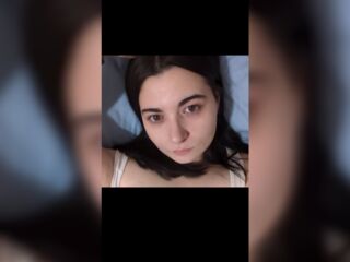 topless cam girl SashaMaroon