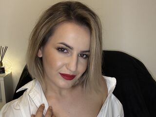 camgirl playing with sextoy SellenaMiller