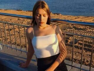 girl webcam show SuziBarringer