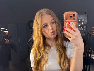 sexy webcamgirl pic TainaSaffo