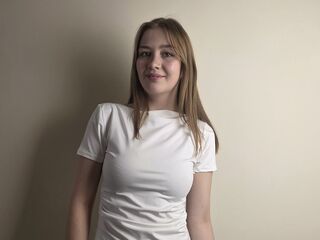 camslut showing tits TeresiaCaspi