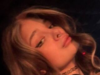 live webcam performer ViolaKerelina