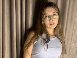 camgirl masturbating with sex toy WandaCatts