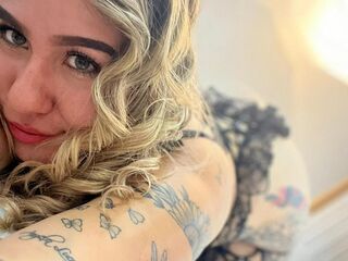 naked camgirl fingering pussy ZoeSterling