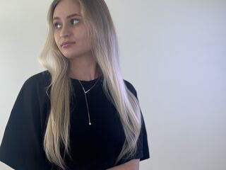 girl showing tits ZoilaCliffe